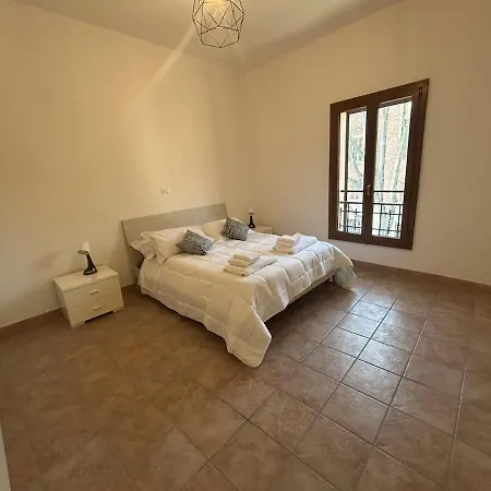 公寓 3 Bedrooms Apartment-autodromo-centro Storico *